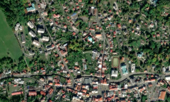 kaple narození Panny Marie v České Kamenici – letecký pohled