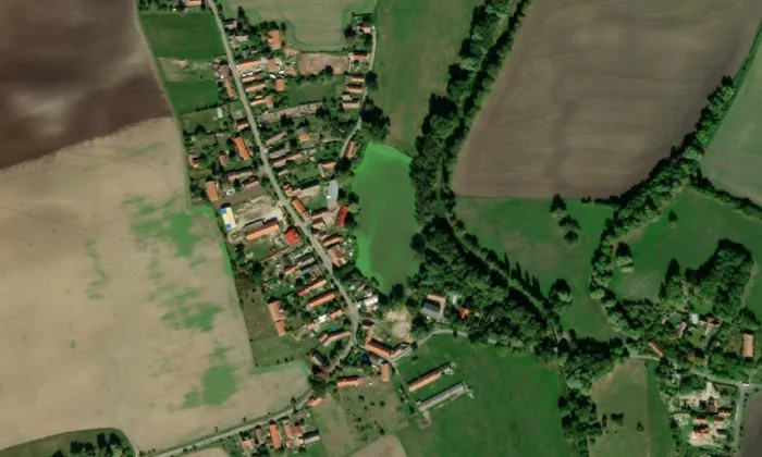 kaple Navštívení Panny Marie (Podlužany) – letecký pohled
