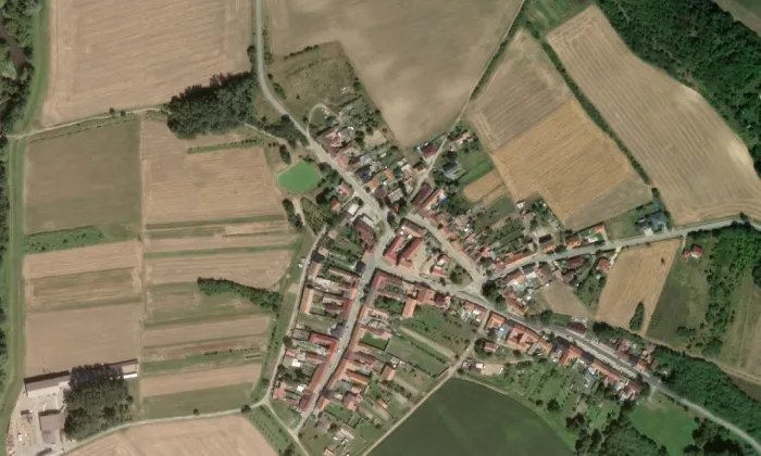 kaple svatého Cyrila a Metoděje (Smolín) – letecký pohled
