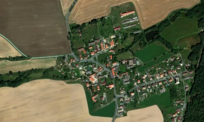 kaple svatého Jana Nepomuckého (Bechyňská Smoleč) – letecký pohled