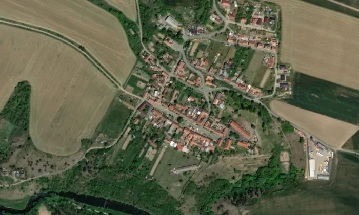 kaple svatého Petra a Pavla (Biskoupky) – letecký pohled