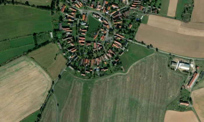 kaple svatého Petra a Pavla (Lipnice) – letecký pohled