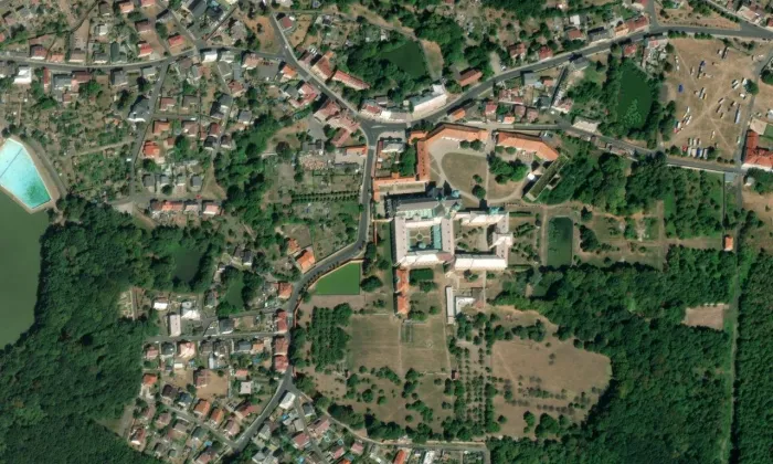 Klášter Osek – letecký pohled