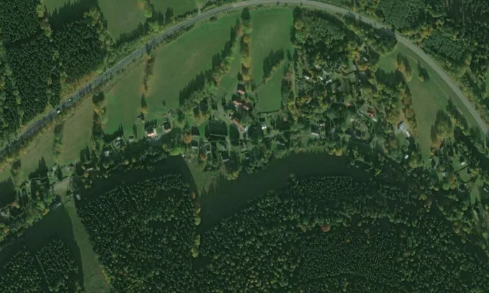 Kostelík svatého Jana Nepomuckého – letecký pohled