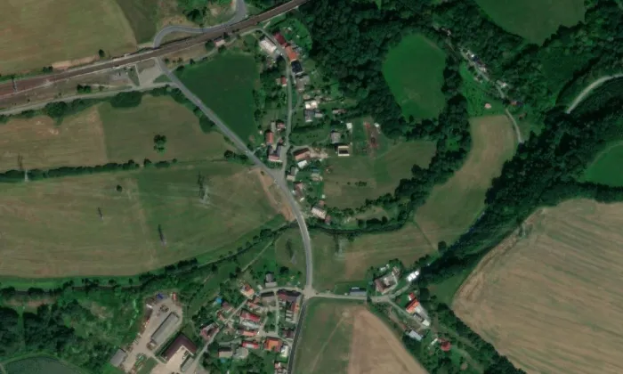 kostel kláštera Koruny Panny Marie – letecký pohled