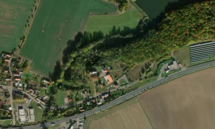 Kostel Nalezení svatého Kříže (Robousy) – letecký pohled
