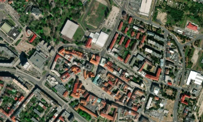 Kostel Nanebevzetí Panny Marie (Chomutov) – letecký pohled