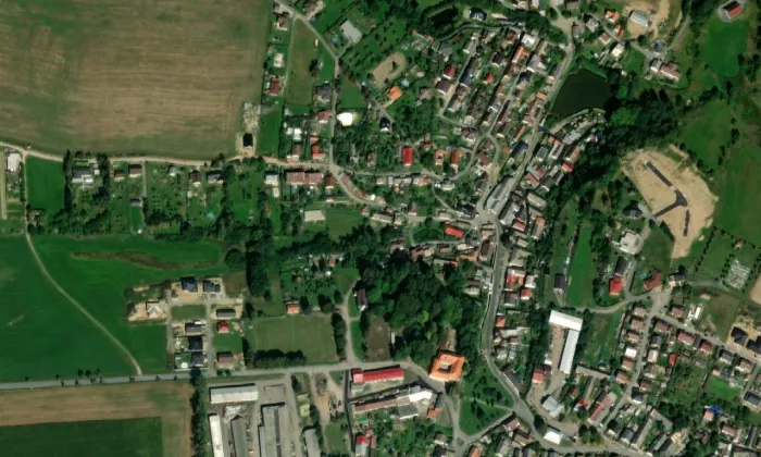 kostel Nanebevzetí Panny Marie (Puklice) – letecký pohled