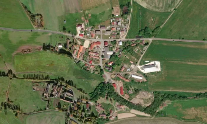 Kostel Nanebevzetí Panny Marie (Staré Sedlo) – letecký pohled