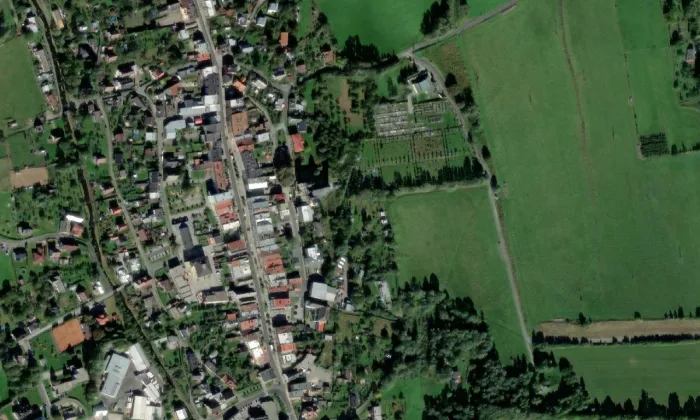 Kostel Nanebevzetí Panny Marie (Zlaté Hory) – letecký pohled