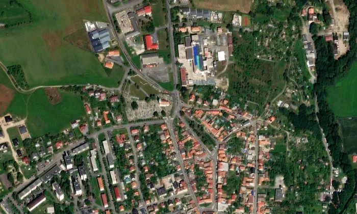 kostel Nanebevzetí Panny Marie Církvička – letecký pohled