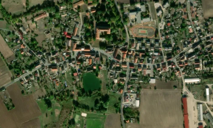 Kostel Nanebevzetí Panny Marie v Liběšicích – letecký pohled