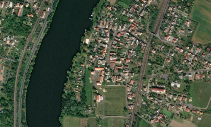 Kostel Narození Panny Marie (Libochovany) – letecký pohled