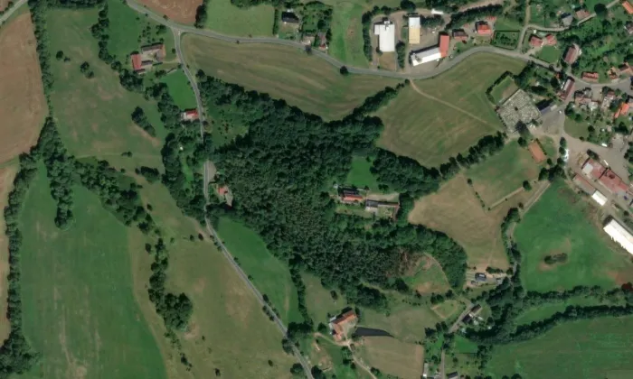 kostel Narození Panny Marie (Strašín) – letecký pohled