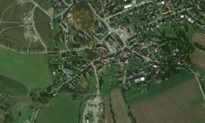 kostel Narození Panny Marie (Větrný Jeníkov) – letecký pohled