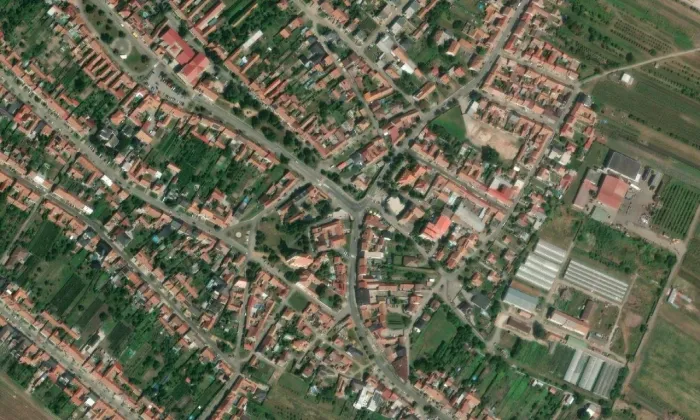 Kostel Narození Panny Marie (Velké Bílovice) – letecký pohled