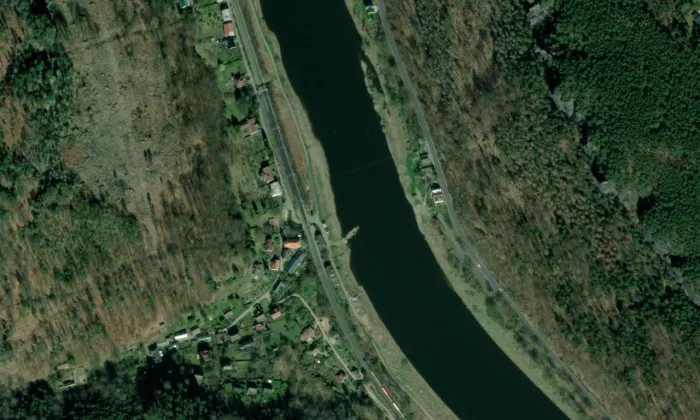 Kostel Nejsvětější Trojice (Děčín XIV-Dolní Žleb) – letecký pohled