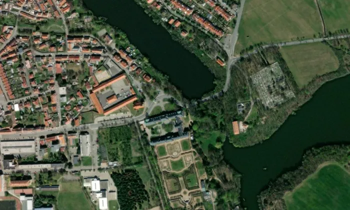 Kostel Nejsvětější Trojice (Dobříš) – letecký pohled
