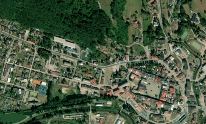 Kostel Nejsvětější Trojice (Hostinné) – letecký pohled