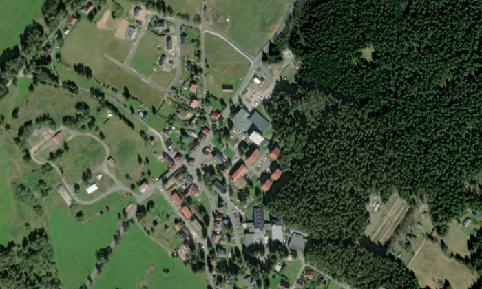 Kostel Nejsvětější Trojice (Srní) – letecký pohled