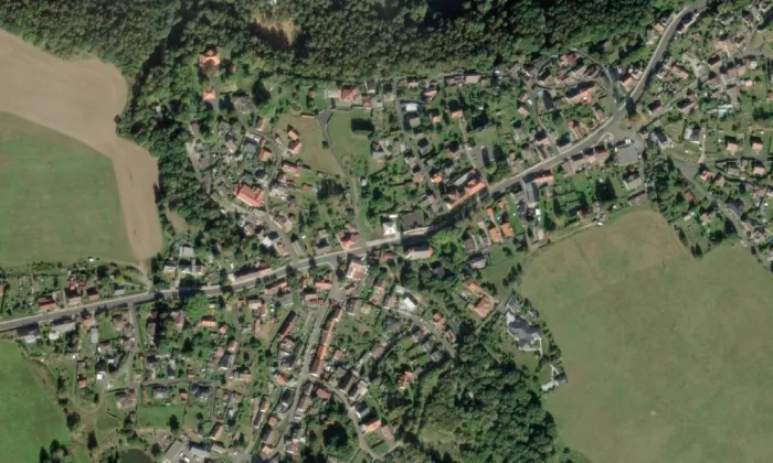 Kostel Nejsvětější Trojice (Staré Sedlo) – letecký pohled