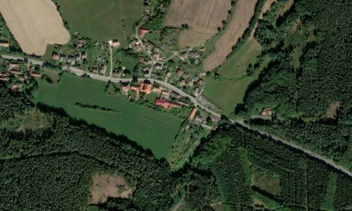 Kostel Panny Marie Bolestné (Přední Ptákovice) – letecký pohled