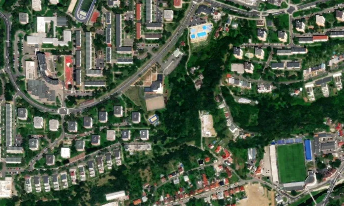 kostel Panny Marie Pomocnice křesťanů (Zlín) – letecký pohled
