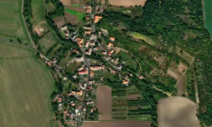 Kostel Povýšení svatého Kříže (Býčkovice) – letecký pohled