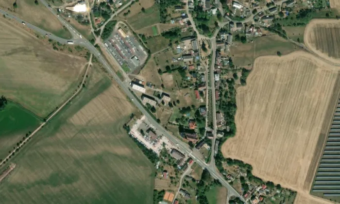 Kostel Povýšení svatého Kříže (Choustníkovo Hradiště) – letecký pohled