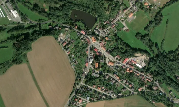 Kostel Povýšení svatého Kříže (Dolní Bělá) – letecký pohled