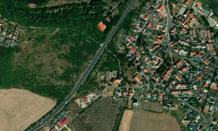 kostel Povýšení svatého Kříže (Vtelno) – letecký pohled