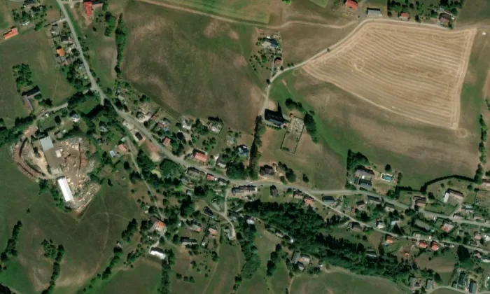 kostel sv. Jana Nepomuckého (Zálesní Lhota) – letecký pohled