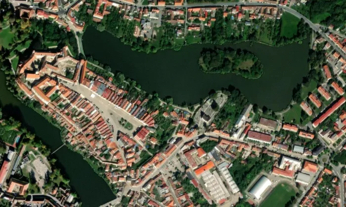 Kostel svaté Anny v Telči – letecký pohled