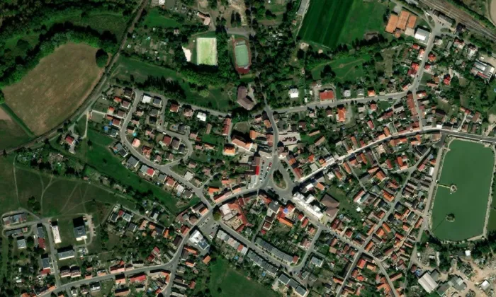 Kostel svaté Kateřiny (Dolní Bousov) – letecký pohled