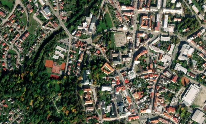 kostel svaté Kateřiny v Jindřichově Hradci – letecký pohled