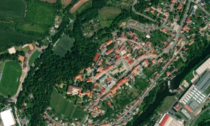 kostel svaté Maří Magdalény (Benátky nad Jizerou I) – letecký pohled