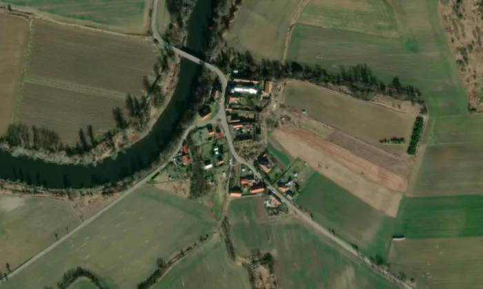 Kostel svatých Šimona a Judy (Hradiště) – letecký pohled