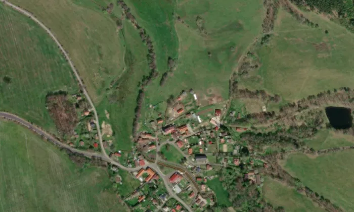 Kostel svatých Šimona a Judy (Milíkov) – letecký pohled