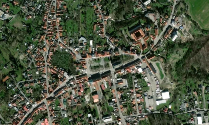 Kostel svatých Andělů Strážných (Kostelec nad Černými lesy) – letecký pohled