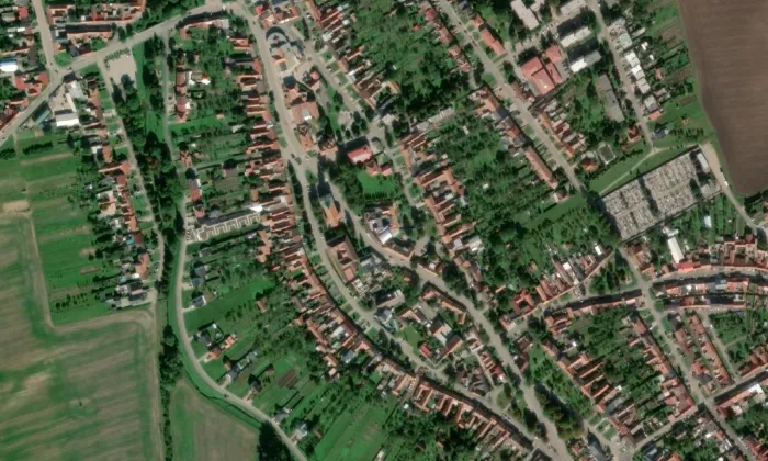 Kostel svatých Andělů strážných (Nivnice) – letecký pohled