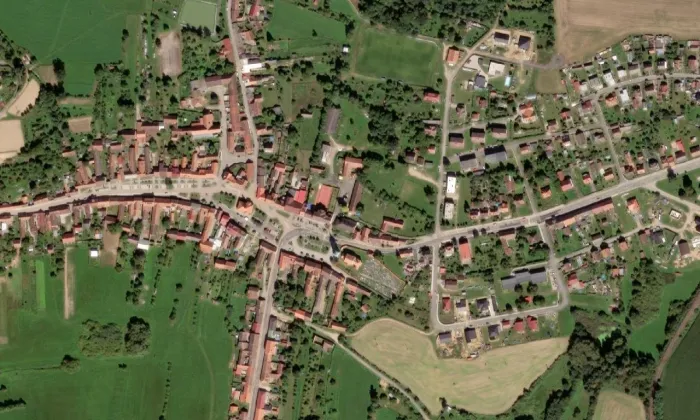 kostel svatých Petra a Pavla (Bělčice) – letecký pohled