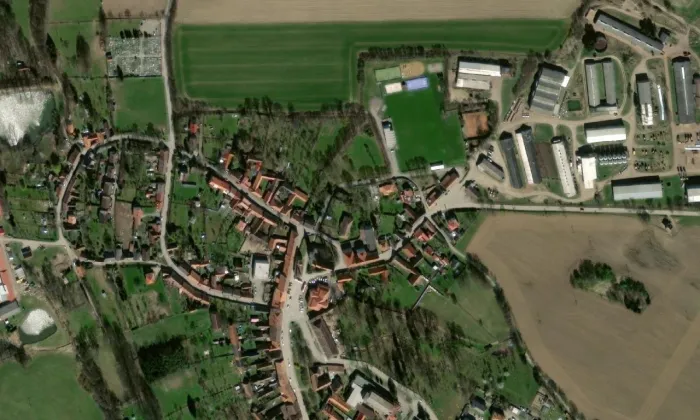 Kostel svatých Petra a Pavla (Načeradec) – letecký pohled