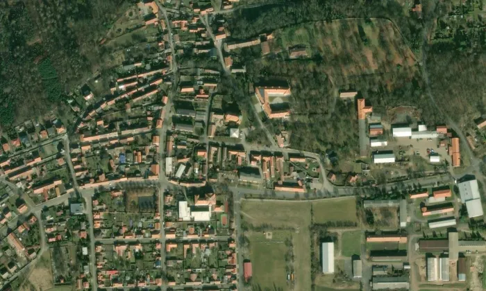 Kostel svatých Petra a Pavla (Peruc) – letecký pohled