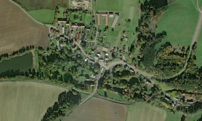 Kostel svatých Petra a Pavla (Skviřín) – letecký pohled