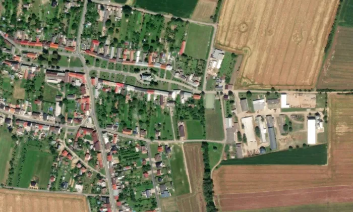 kostel svatého Antonína v Míškovicích – letecký pohled