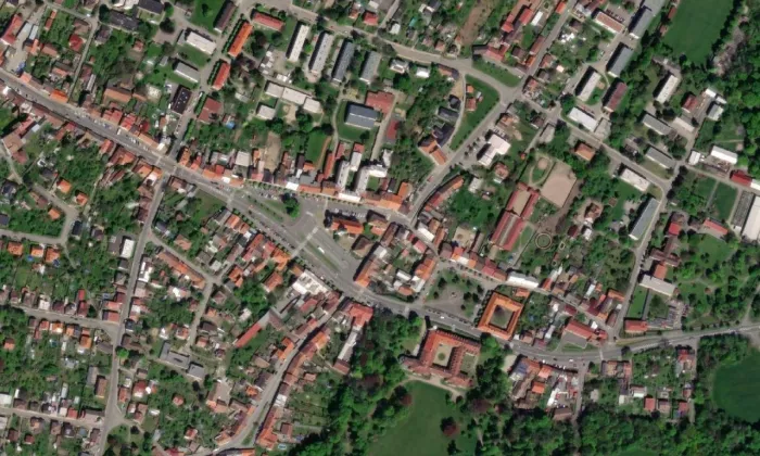 kostel svatého Bartoloměje (Heřmanův Městec) – letecký pohled