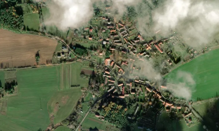 Kostel svatého Bartoloměje (Kvášňovice) – letecký pohled
