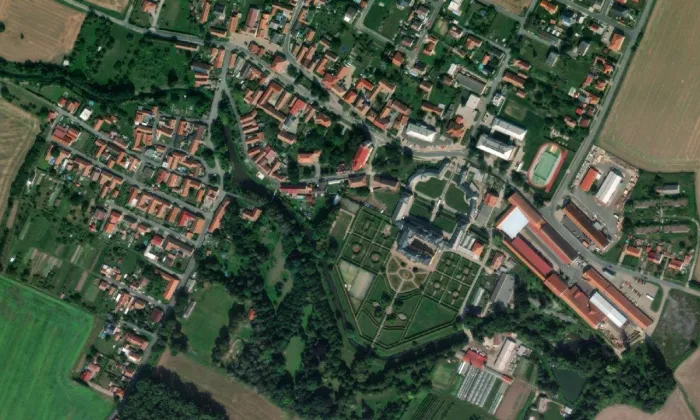 kostel svatého Jakuba (Chroustovice) – letecký pohled