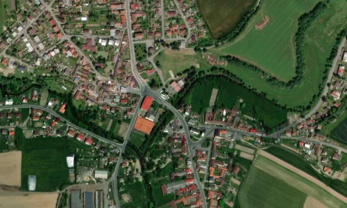 kostel svatého Jakuba (Ostrov nad Oslavou) – letecký pohled