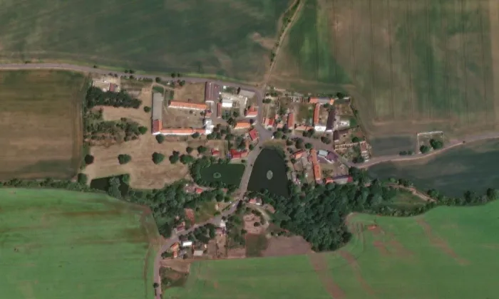 Kostel svatého Jakuba apoštola (Veliká Ves) – letecký pohled